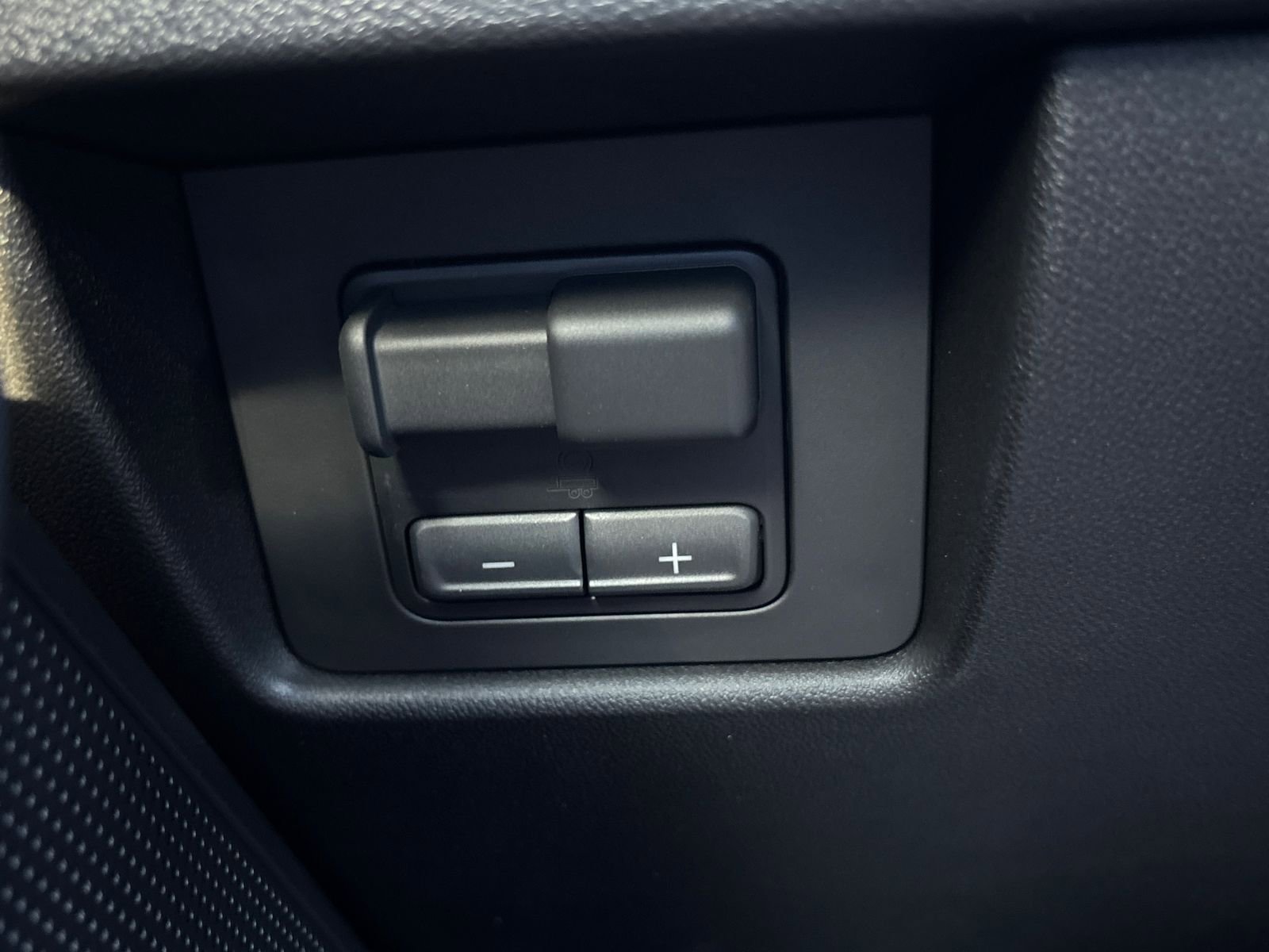 New 2026 GMC Canyon Elevation w/ Convenience Package RWD image 17