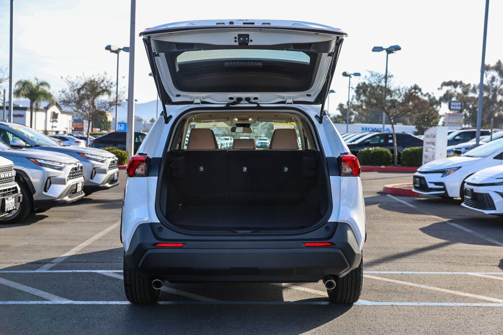 Certified 2025 Toyota RAV4 LE image 26