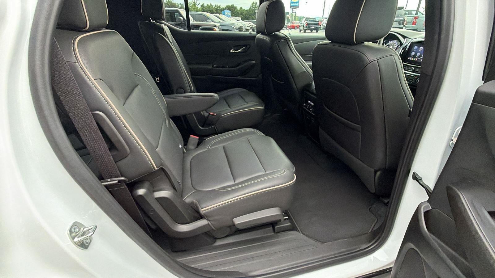 Used 2023 Chevrolet Traverse Premier w/ Redline Edition AWD/4WD image 21