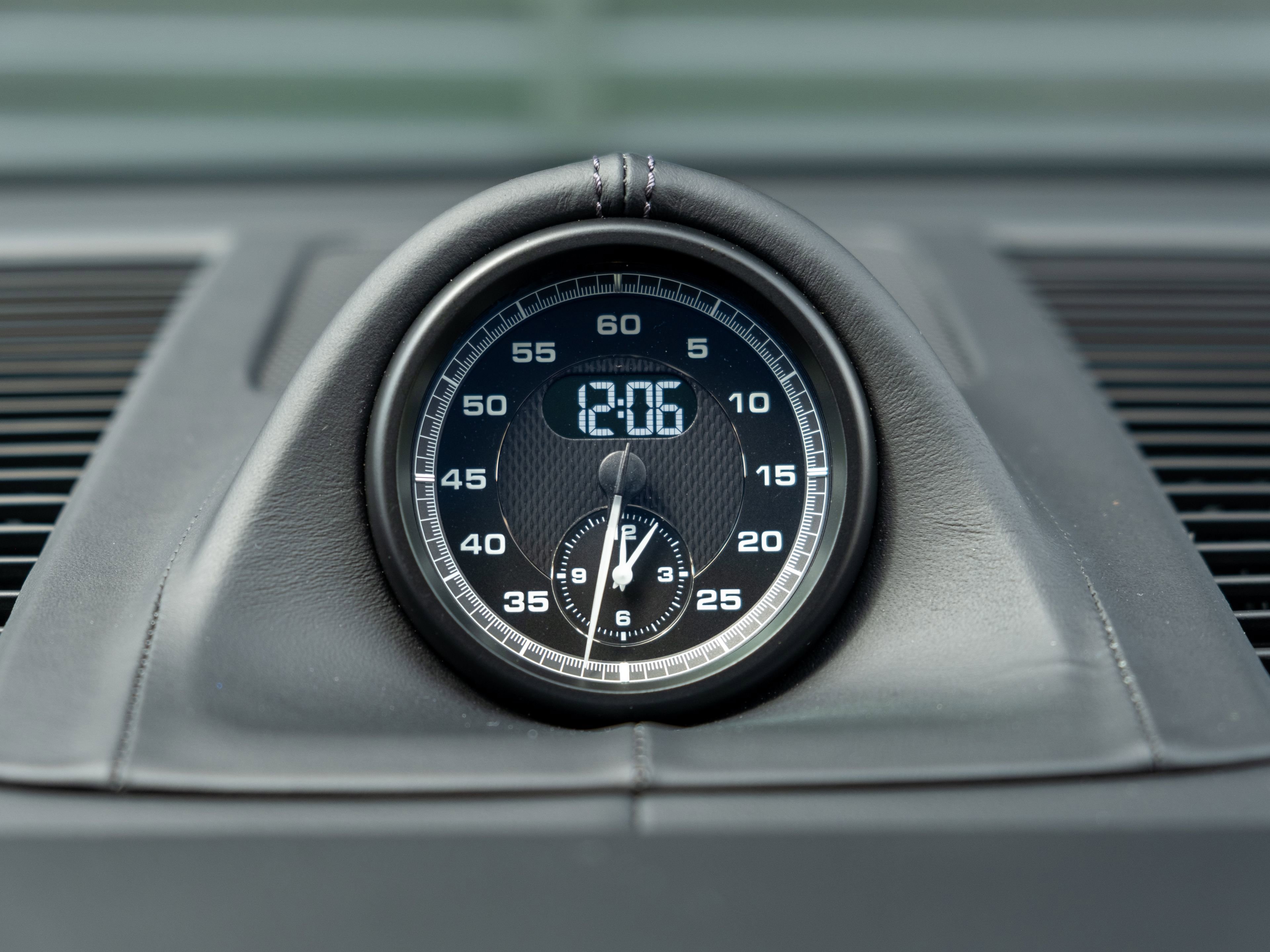 Certified 2025 Porsche Macan GTS image 32