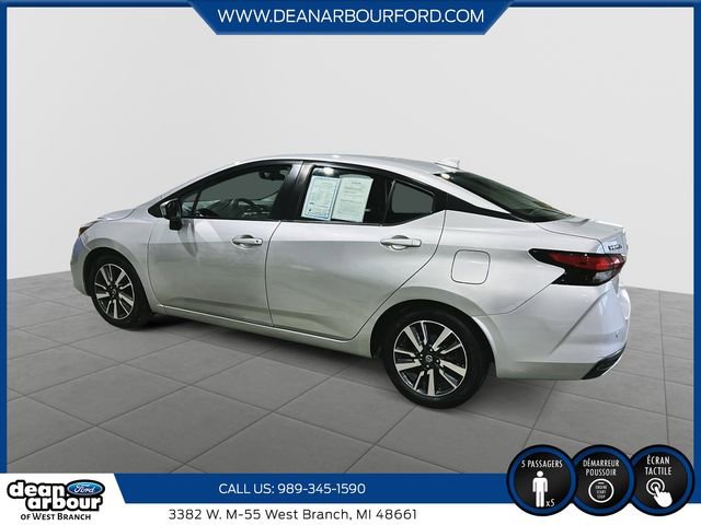 Used 2021 Nissan Versa SV FWD image 3