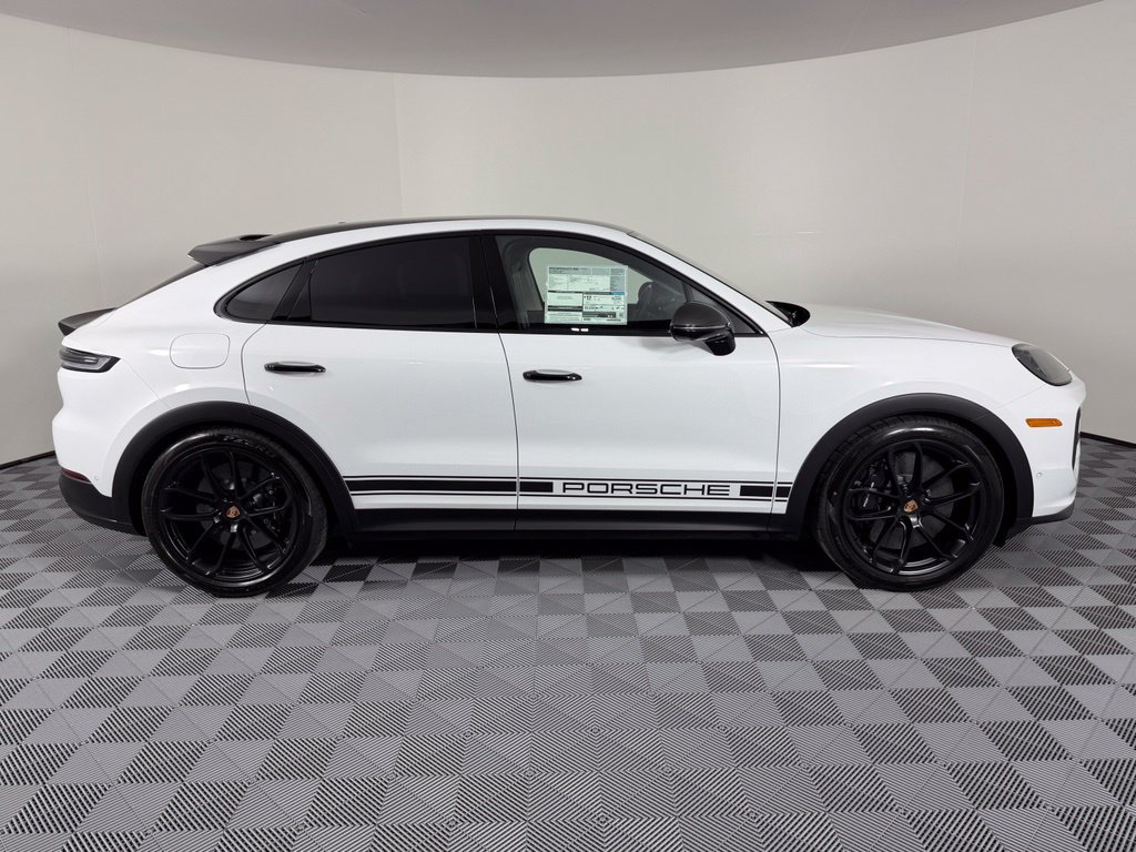 New 2027 Porsche Cayenne Turbo GT AWD/4WD image 12
