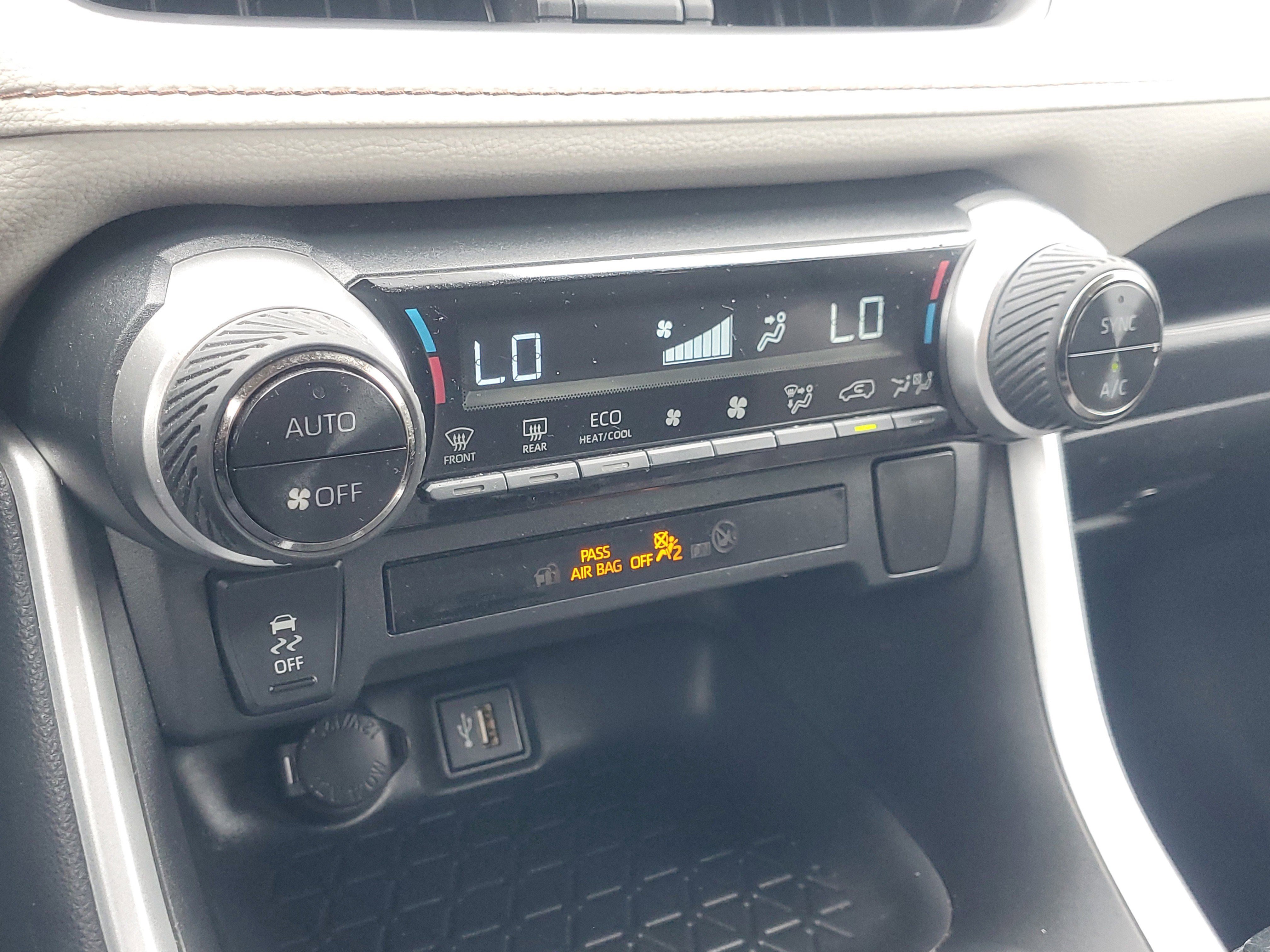 Used 2024 Toyota RAV4 XLE image 30