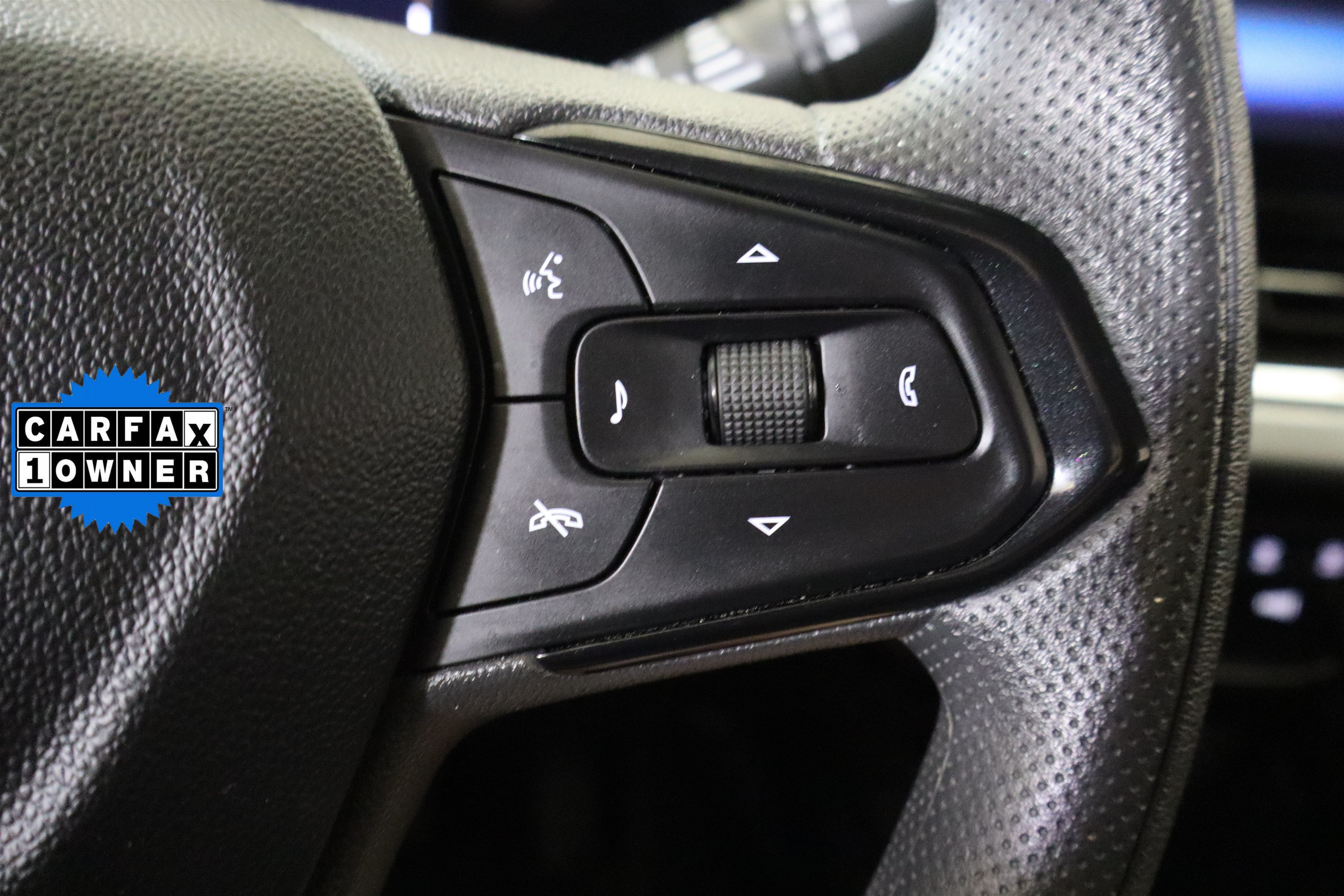 Certified 2025 Chevrolet Trax LT FWD image 29