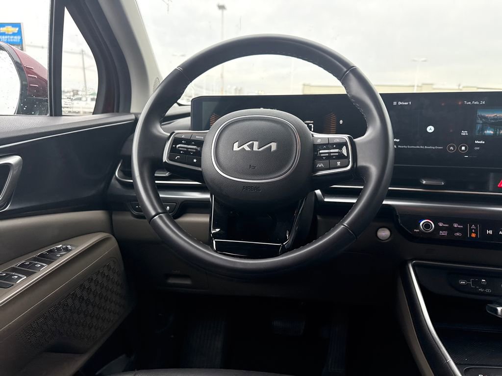 Used 2025 Kia Carnival image 15