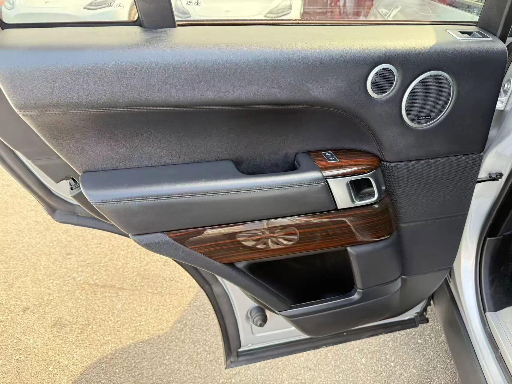 Used 2016 Land Rover Range Rover HSE image 20