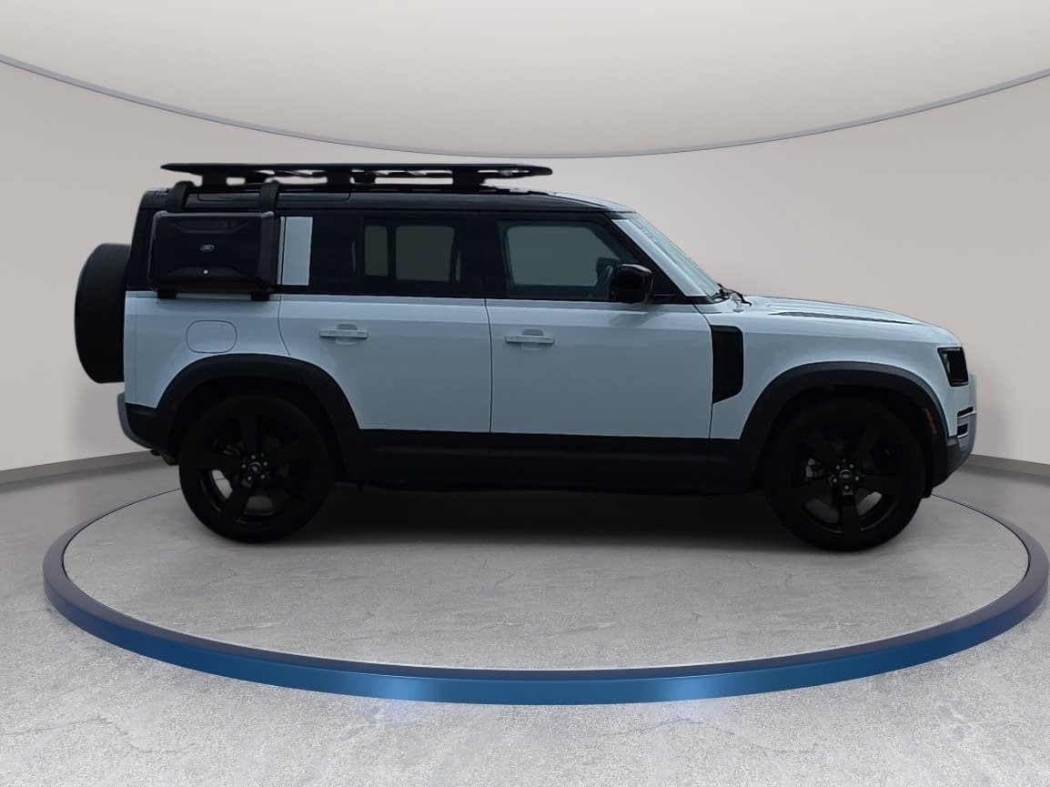 Used 2024 Land Rover Defender 110 S AWD/4WD image 4