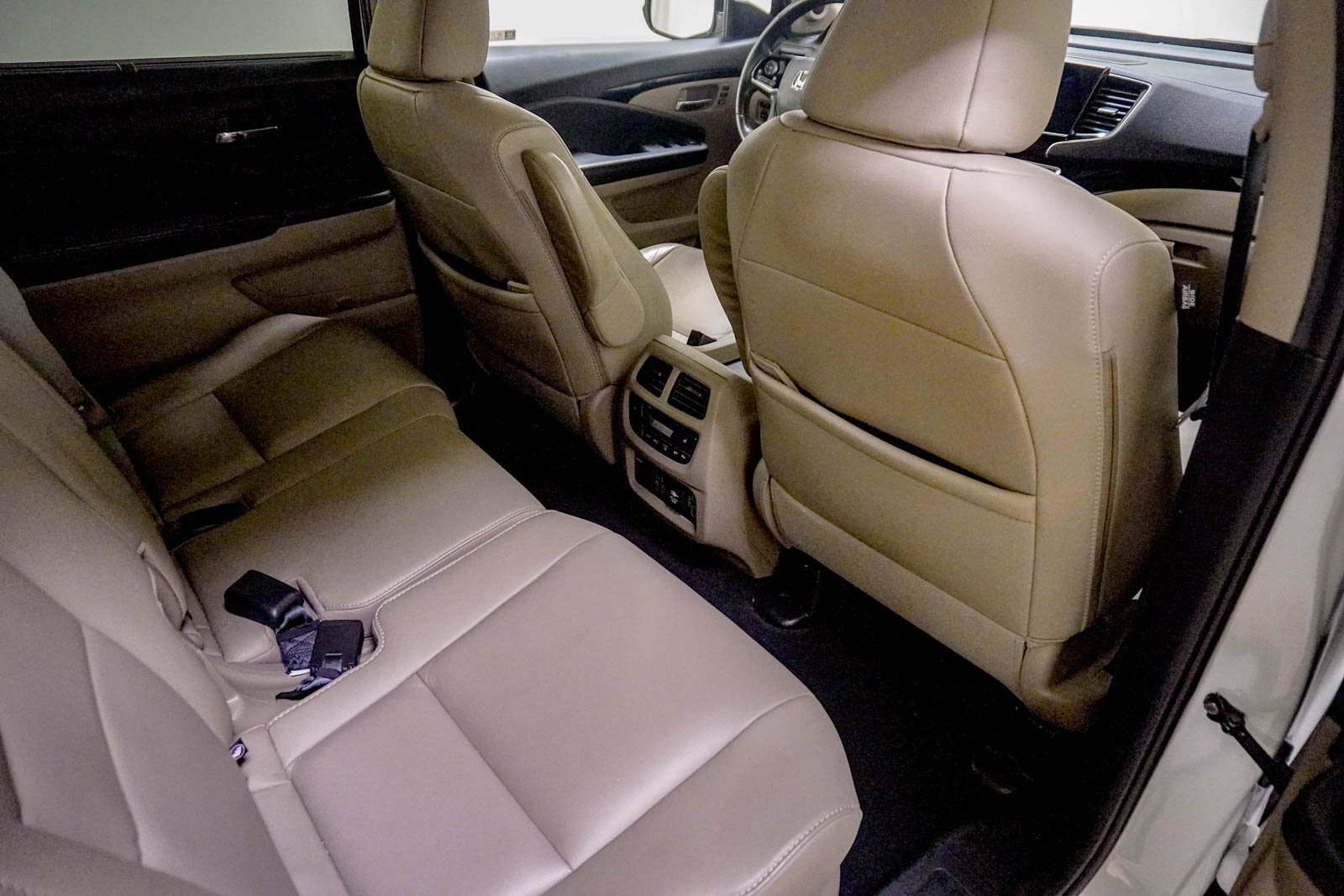 Used 2020 Honda Pilot Touring image 36