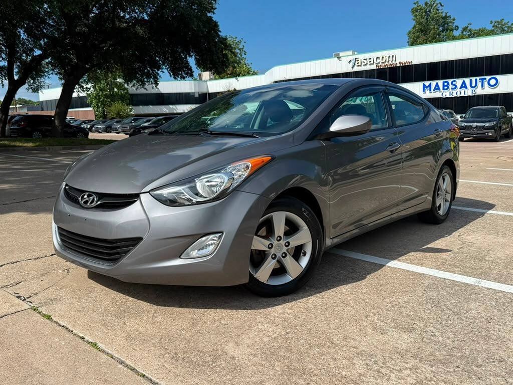 Used 2013 Hyundai Elantra GLS w/ Preferred Pkg FWD image 2