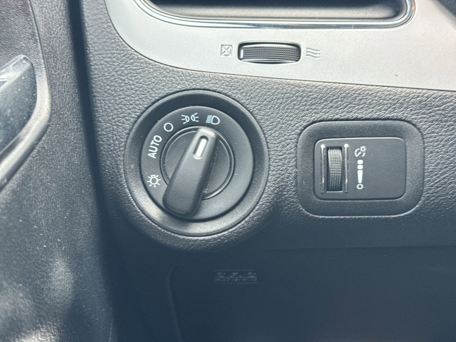 Used 2018 Dodge Journey SE image 20