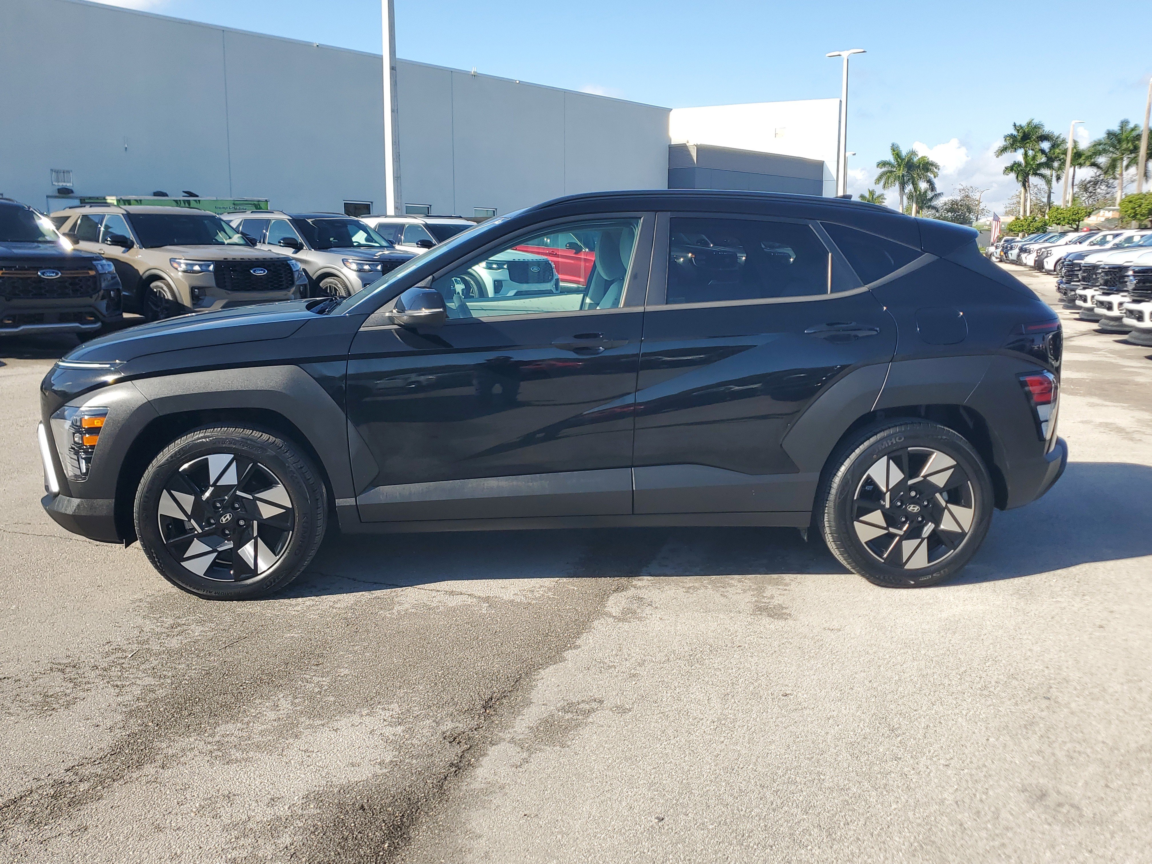 Used 2024 Hyundai Kona SEL image 8