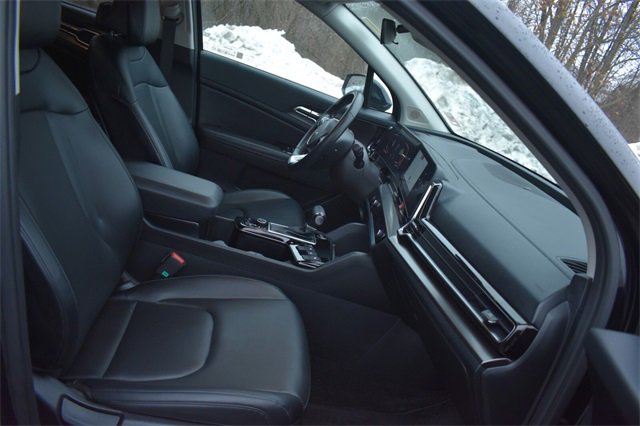 Used 2023 Kia Sportage EX image 12