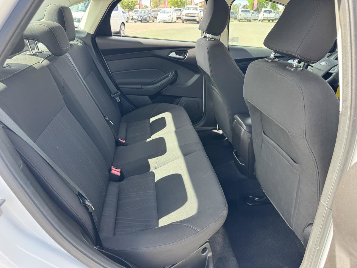 Used 2017 Ford Focus SE FWD image 15