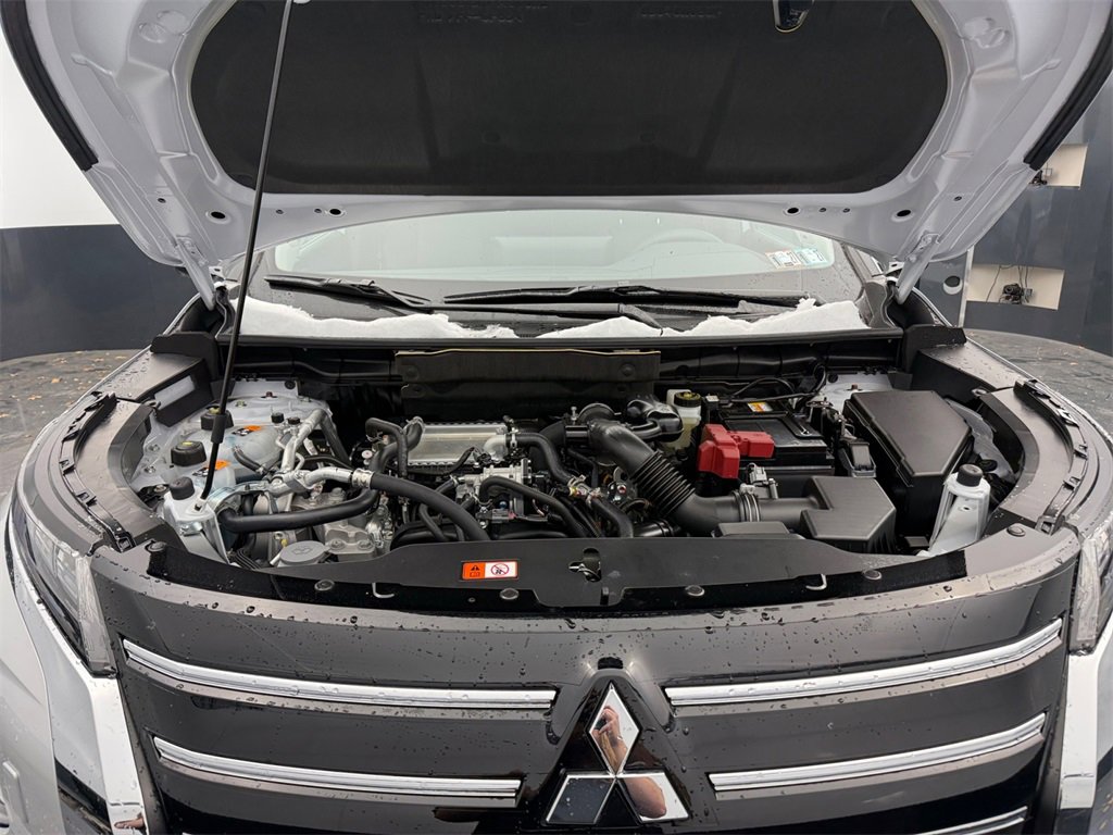 New 2026 Mitsubishi Outlander SEL image 27