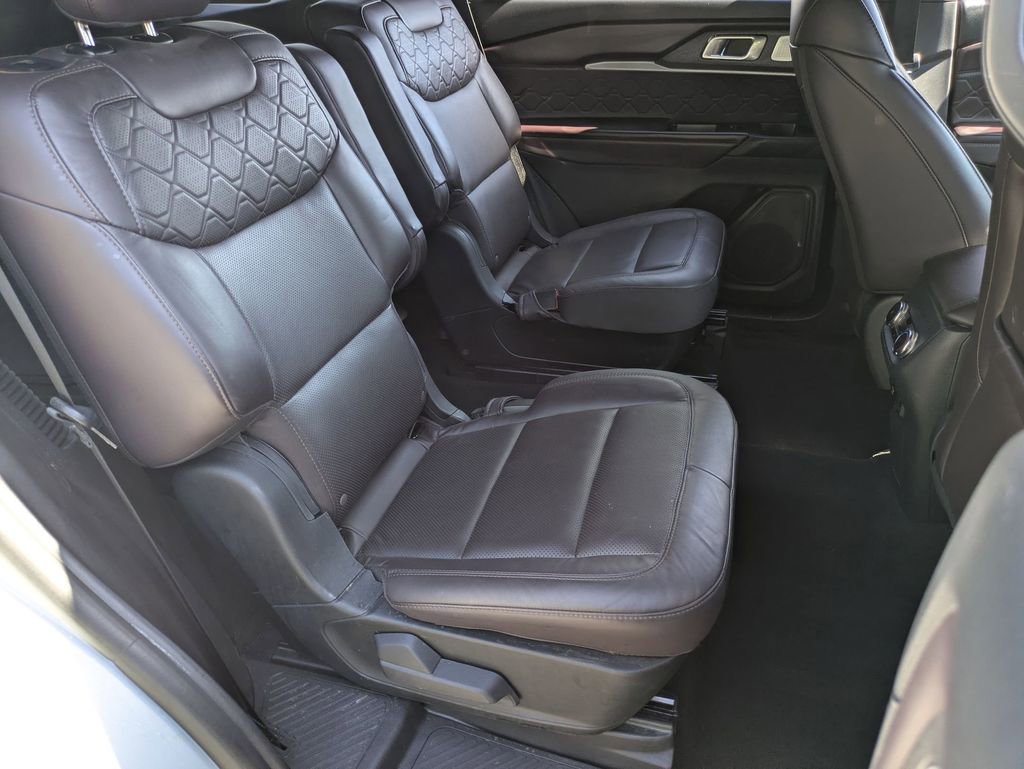 Used 2025 Ford Explorer Platinum w/ LUX Leather Package image 28