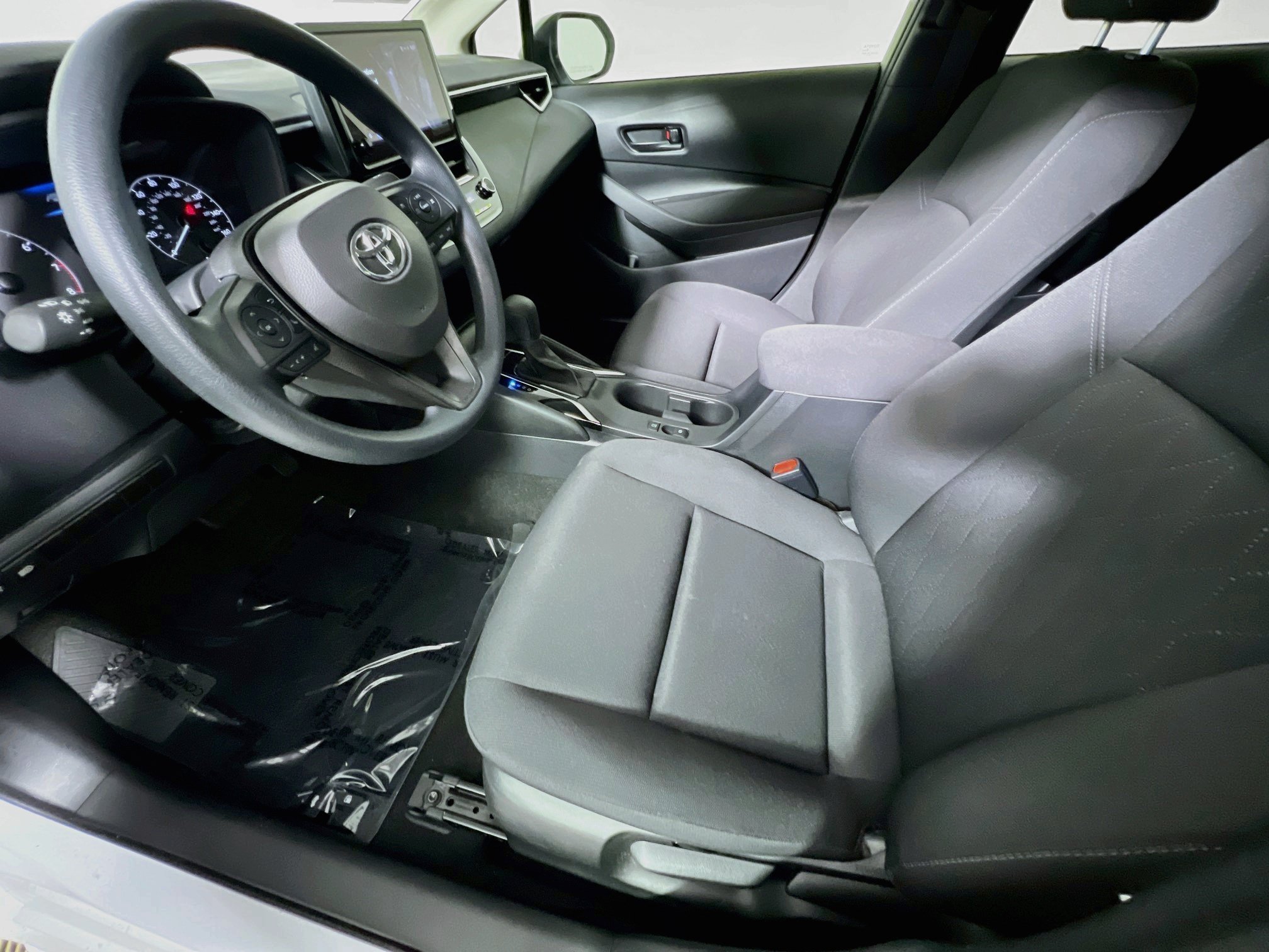 Used 2024 Toyota Corolla LE FWD image 14