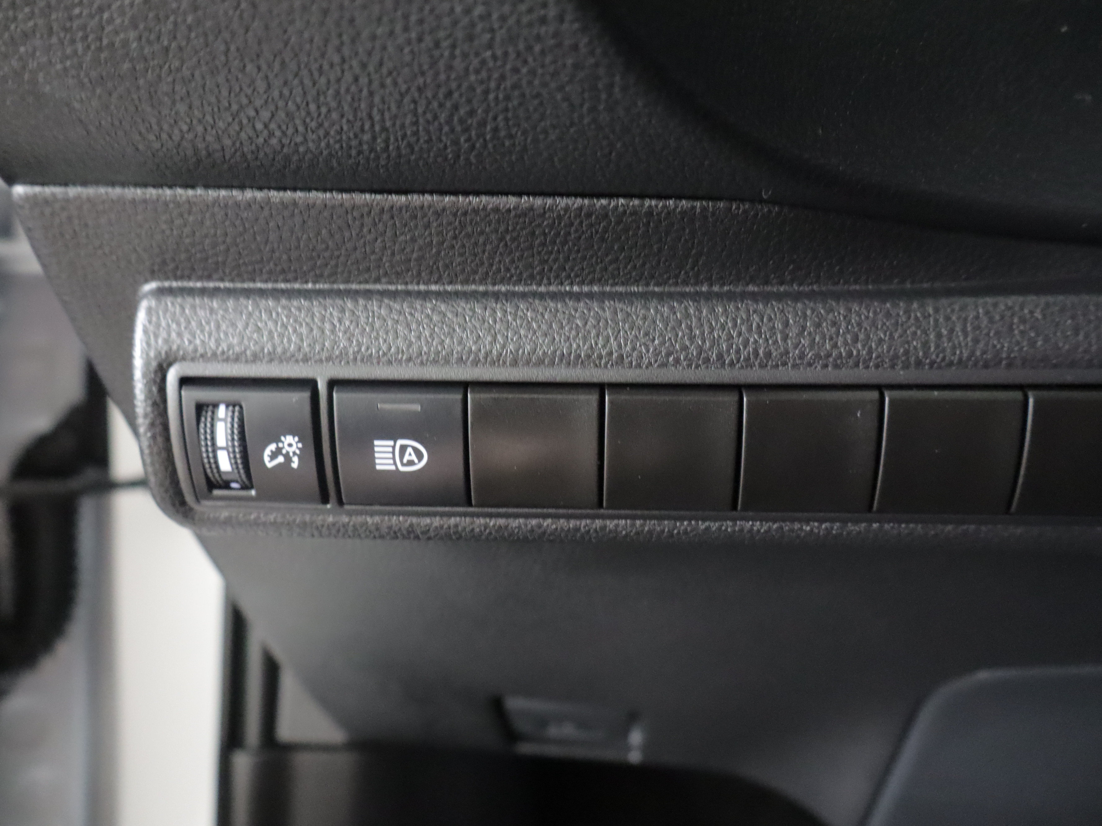 Used 2026 Toyota Corolla LE w/ LE Premium Package FWD image 17