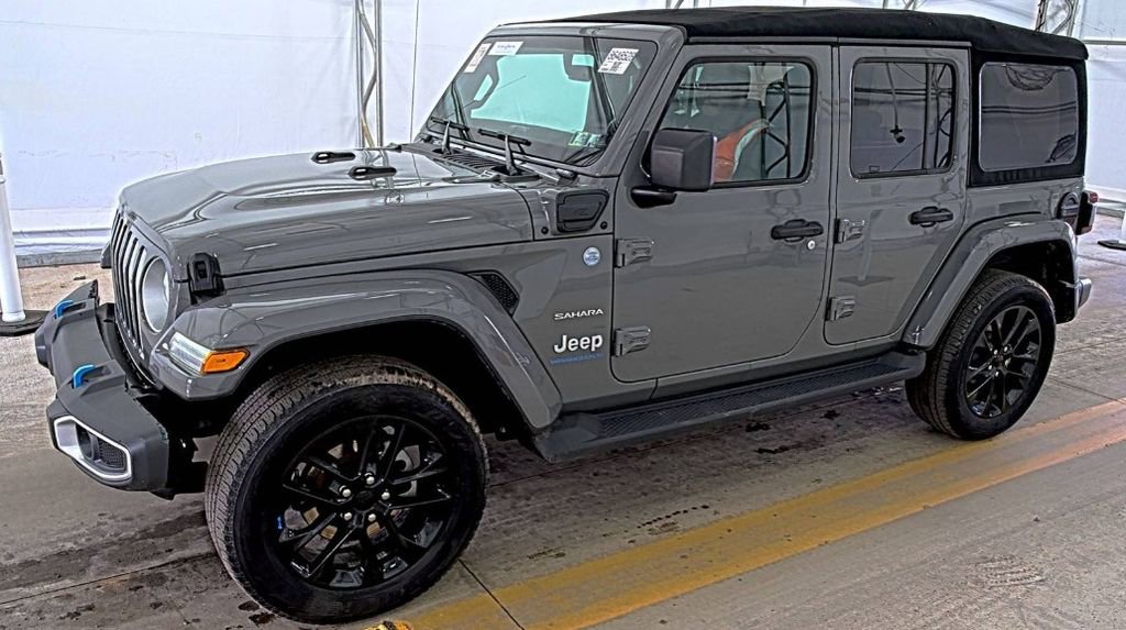 Used 2023 Jeep Wrangler Unlimited Sahara w/ Cold Weather Group AWD/4WD image 1