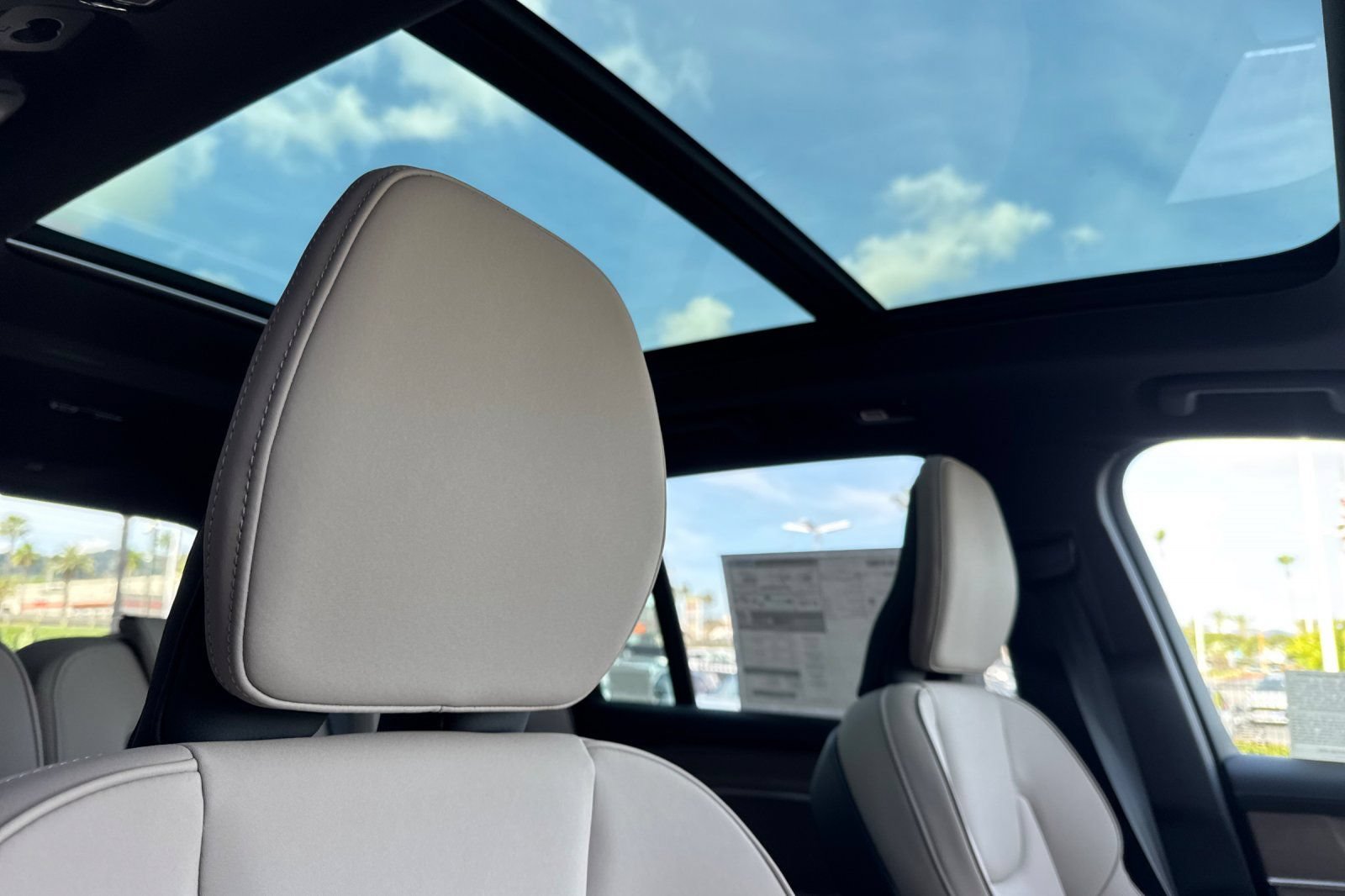 New 2026 Volvo XC90 T8 Plus w/ Protection Package AWD/4WD image 18