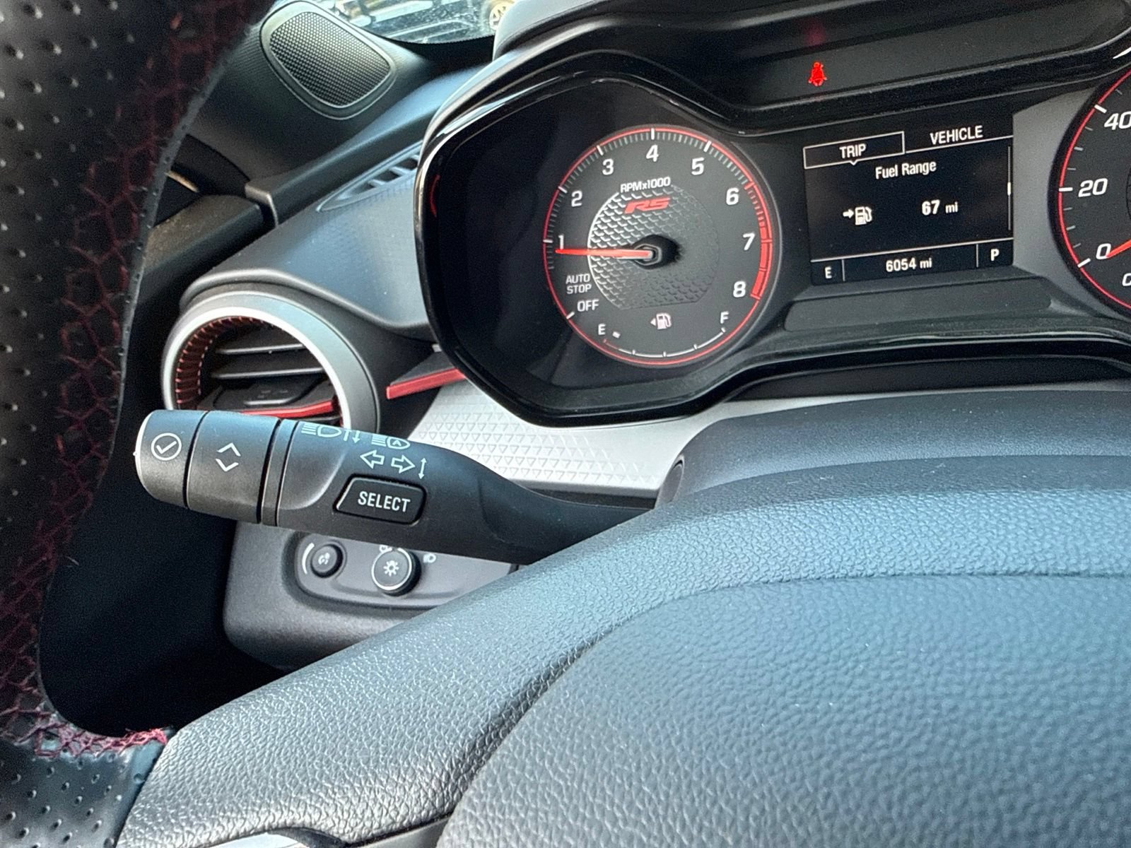 Used 2025 Chevrolet Trax RS w/ Sunroof Package FWD image 33