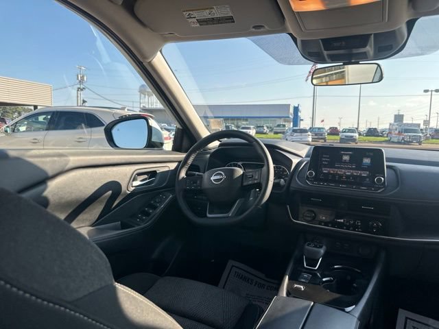 Used 2026 Nissan Rogue SV FWD image 12