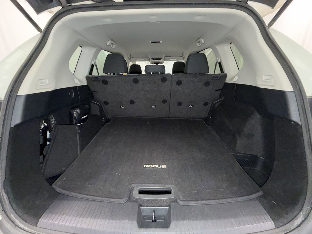 Used 2021 Nissan Rogue SV AWD/4WD image 15