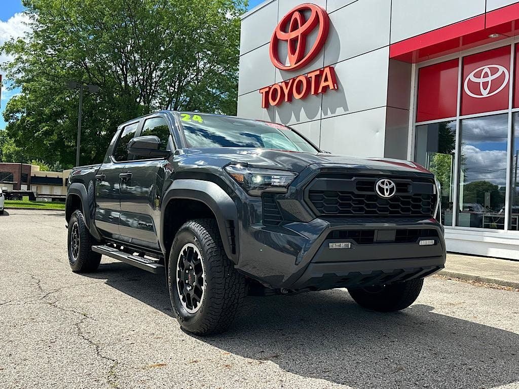 Certified 2024 Toyota Tacoma TRD Off-Road AWD/4WD image 7