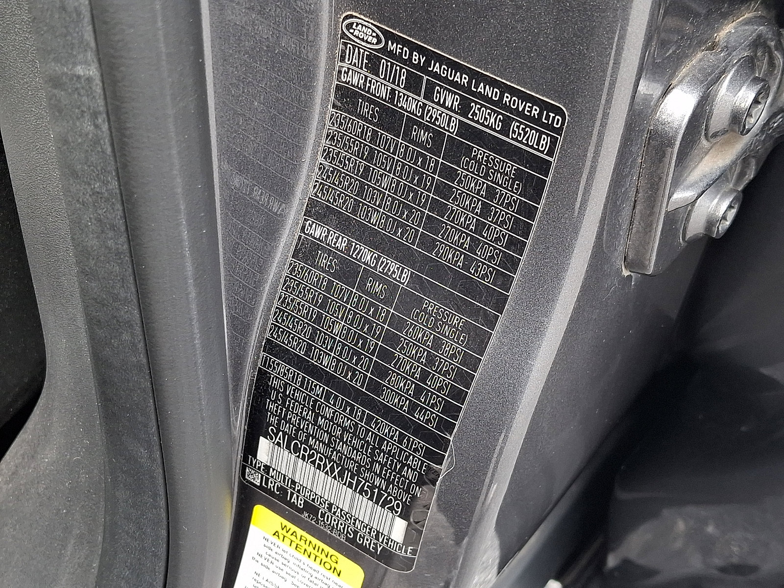 Used 2018 Land Rover Discovery Sport HSE image 26