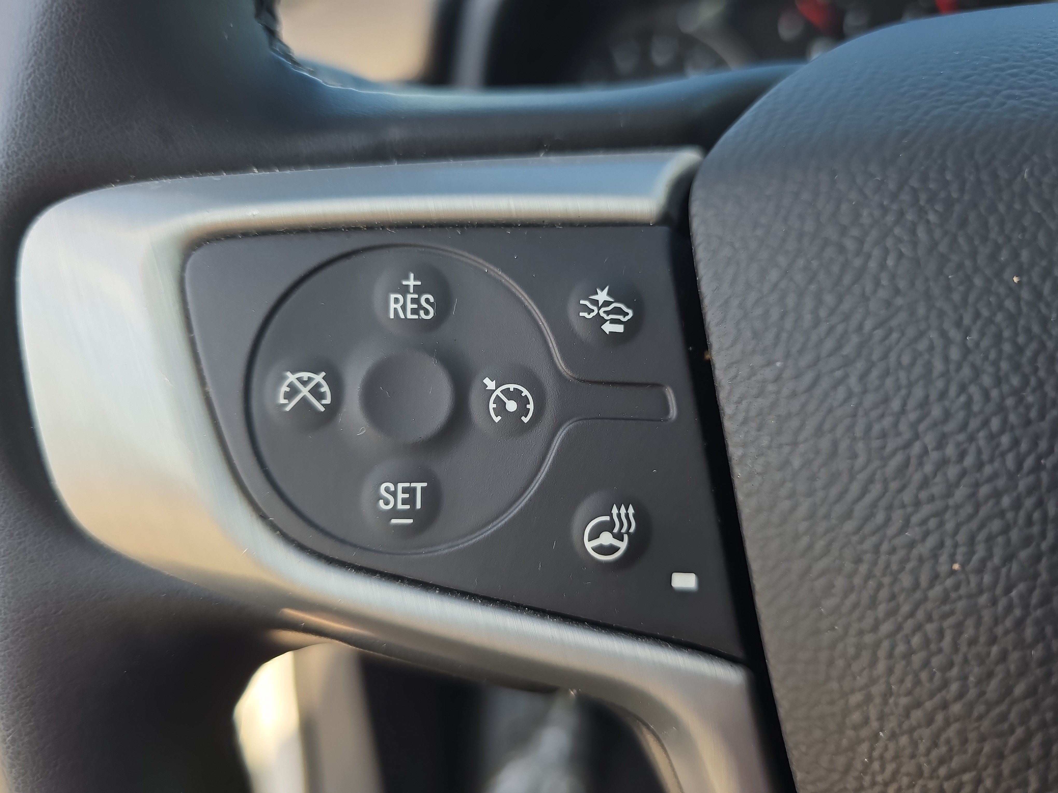 Used 2024 GMC Terrain SLT AWD/4WD image 17