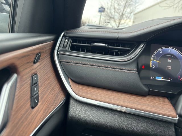 Used 2024 Jeep Grand Cherokee Summit image 16