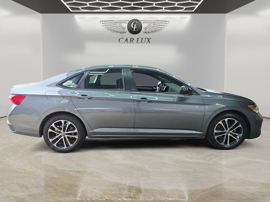 Used 2024 Volkswagen Jetta Sport FWD image 6