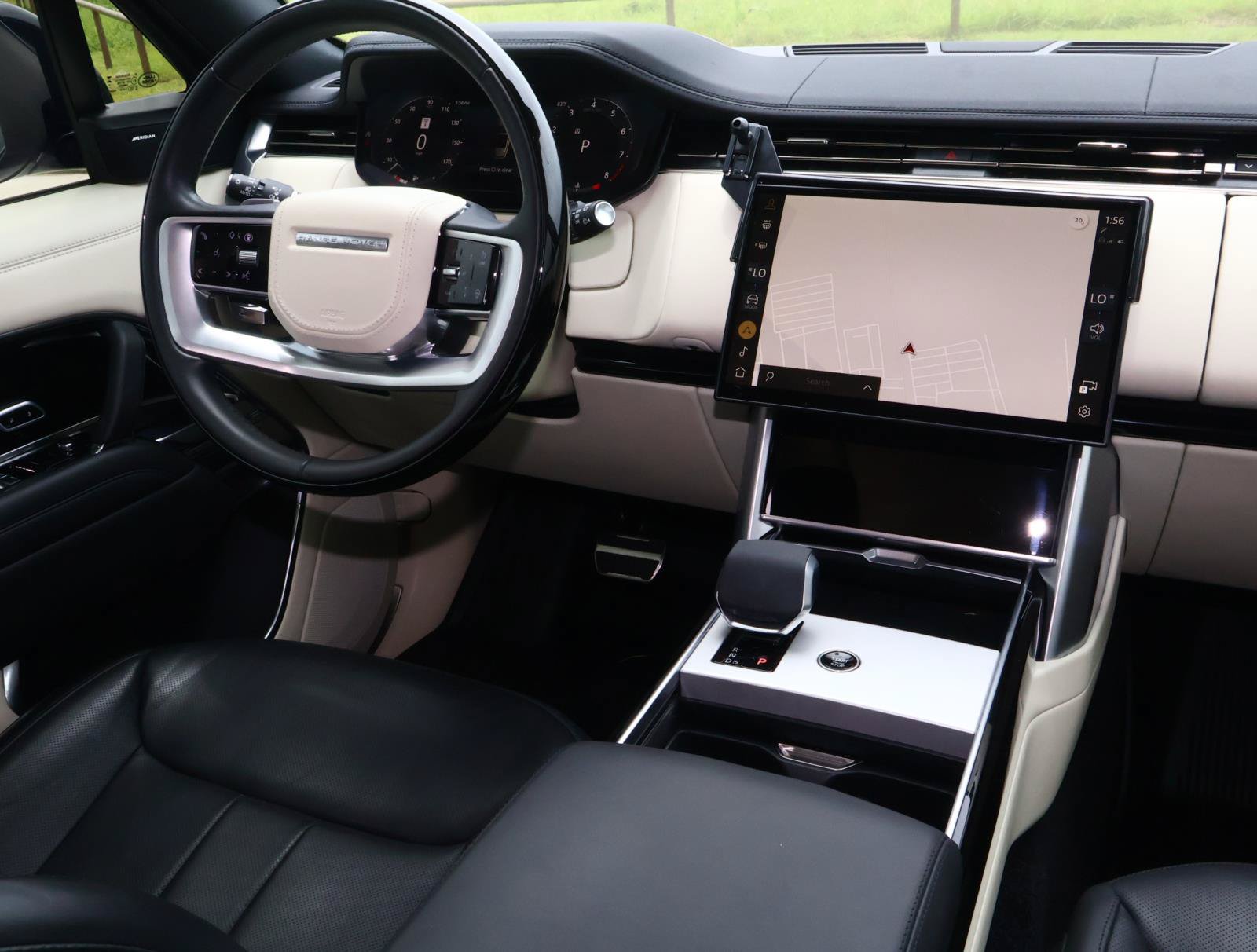 Used 2024 Land Rover Range Rover SE AWD/4WD image 10