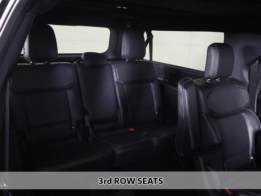 Used 2025 Ford Expedition Max Platinum w/ Stealth Performance Package AWD/4WD image 9