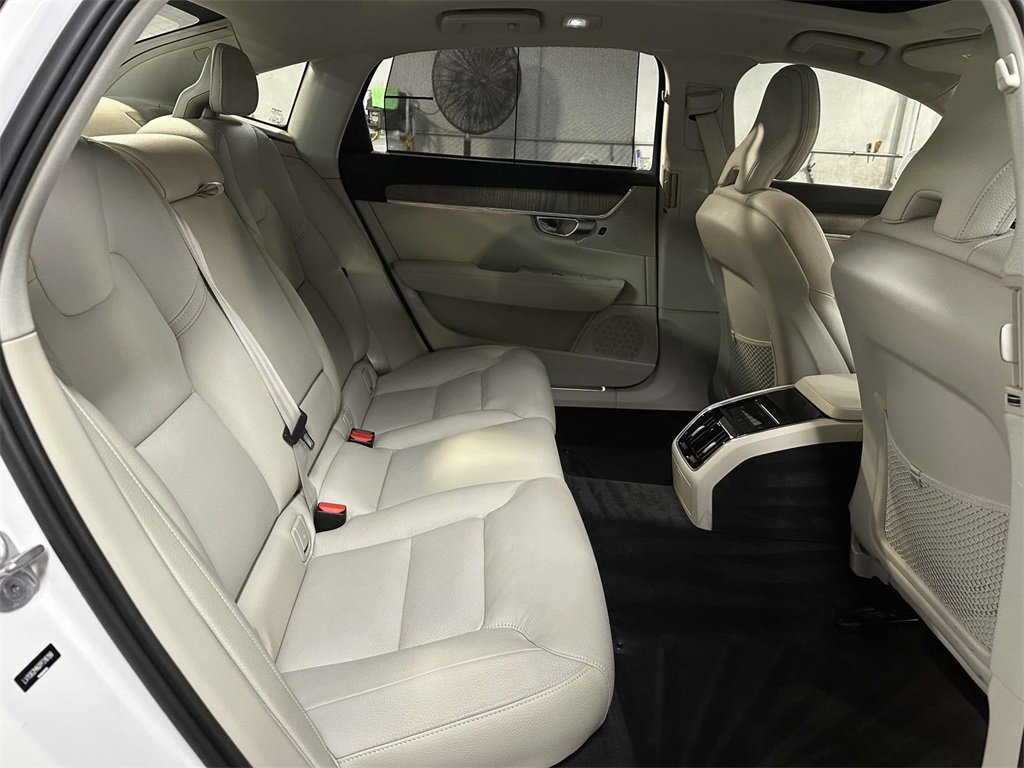 Used 2023 Volvo S90 B6 Plus w/ Protection Package Premier image 16