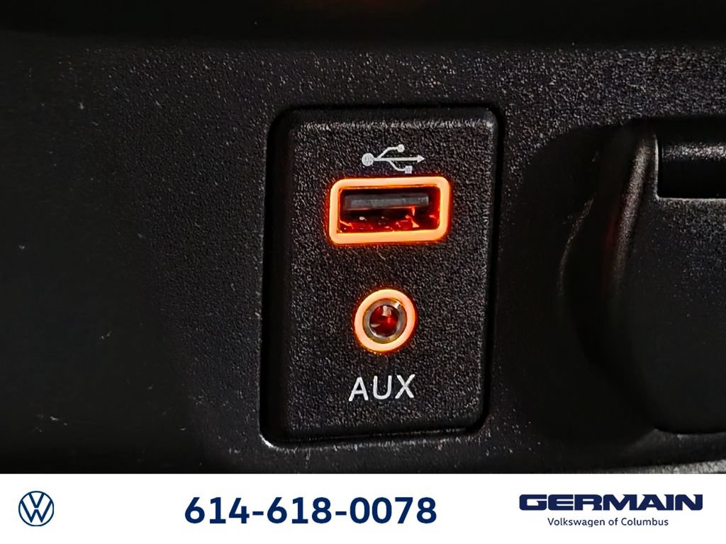 Used 2017 Nissan Rogue SV w/ SV Premium Package AWD/4WD image 36
