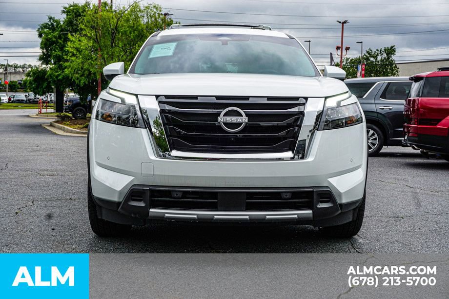 Used 2025 Nissan Pathfinder Platinum w/ Cargo Package AWD/4WD image 10