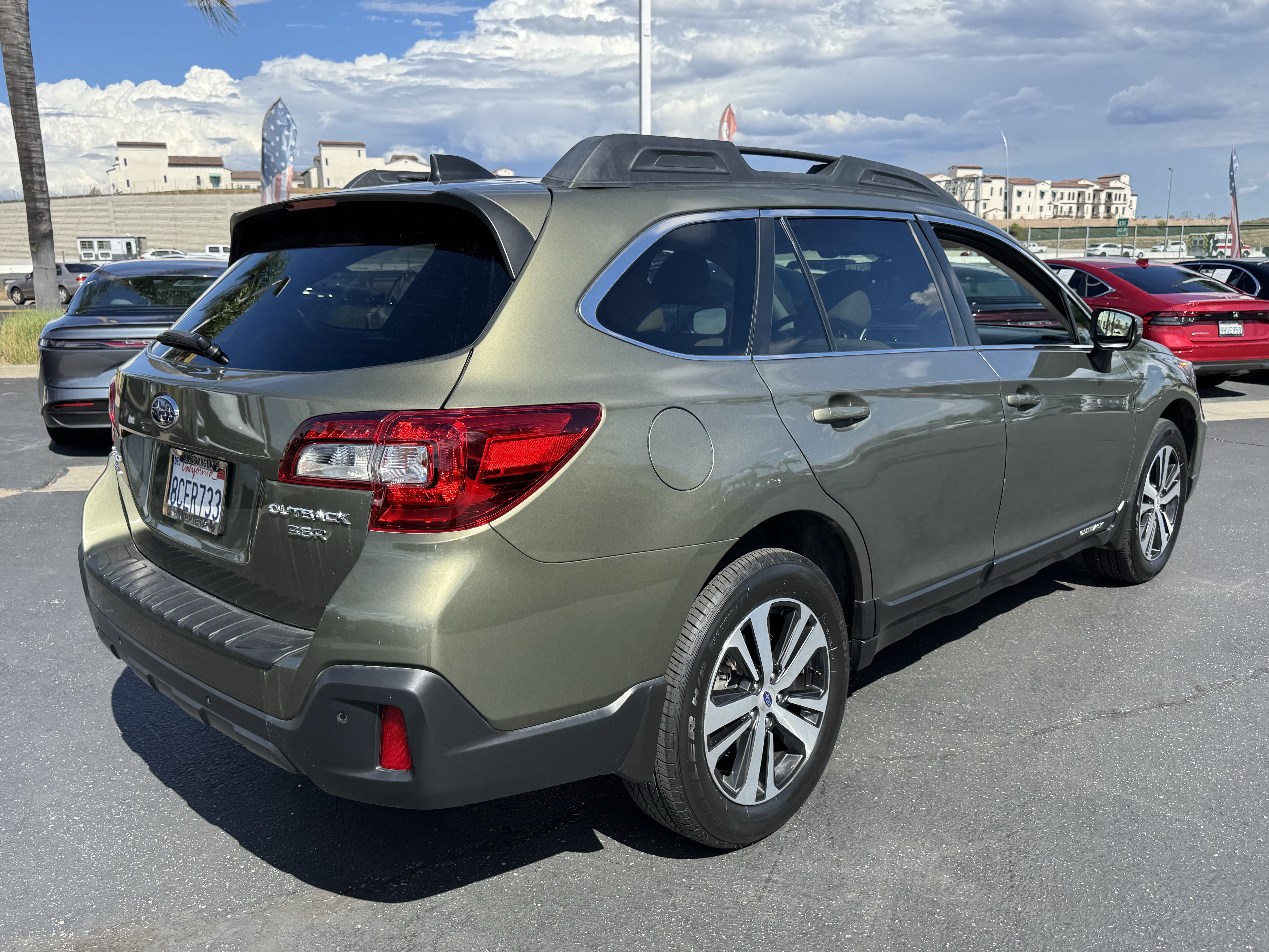 Used 2018 Subaru Outback 3.6R Limited AWD/4WD image 9