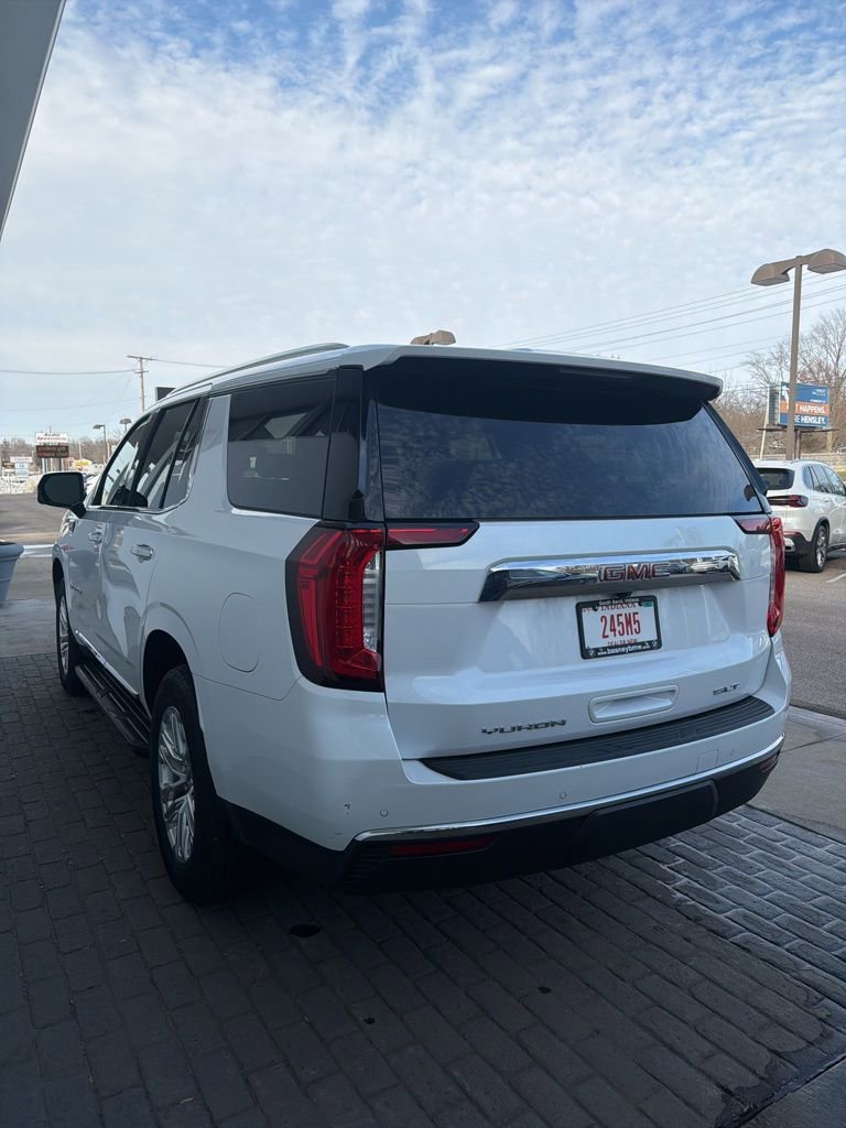 Used 2023 GMC Yukon SLT w/ SLT Luxury Package image 6