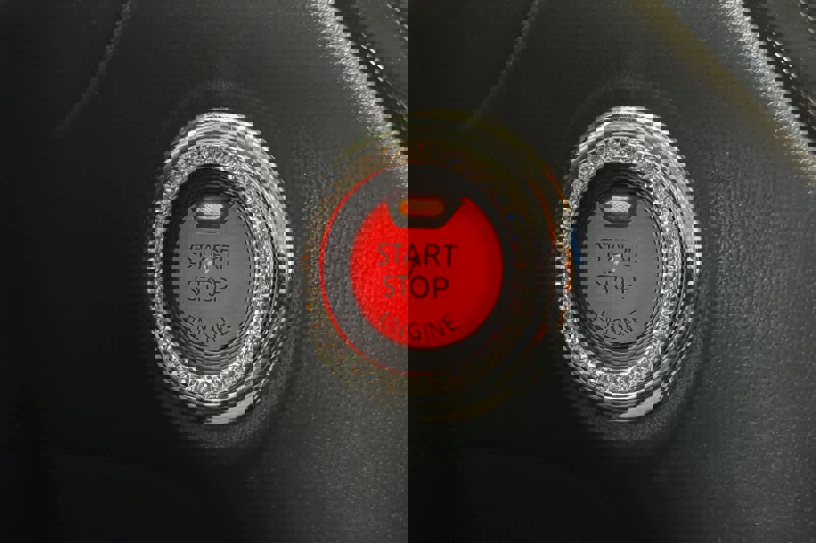 Used 2020 Nissan Pathfinder SV image 23