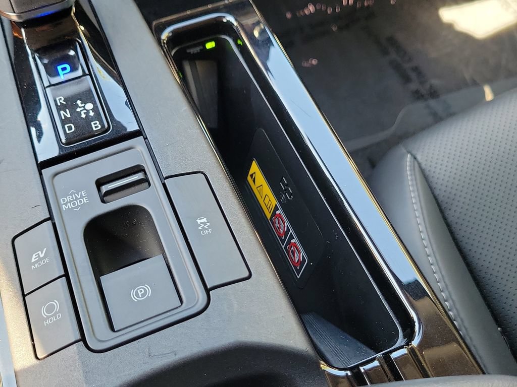 Used 2025 Toyota Prius Limited FWD image 35