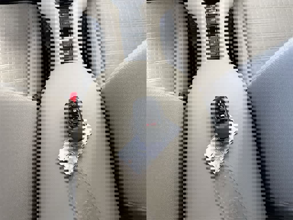 Certified 2025 Honda HR-V LX image 34