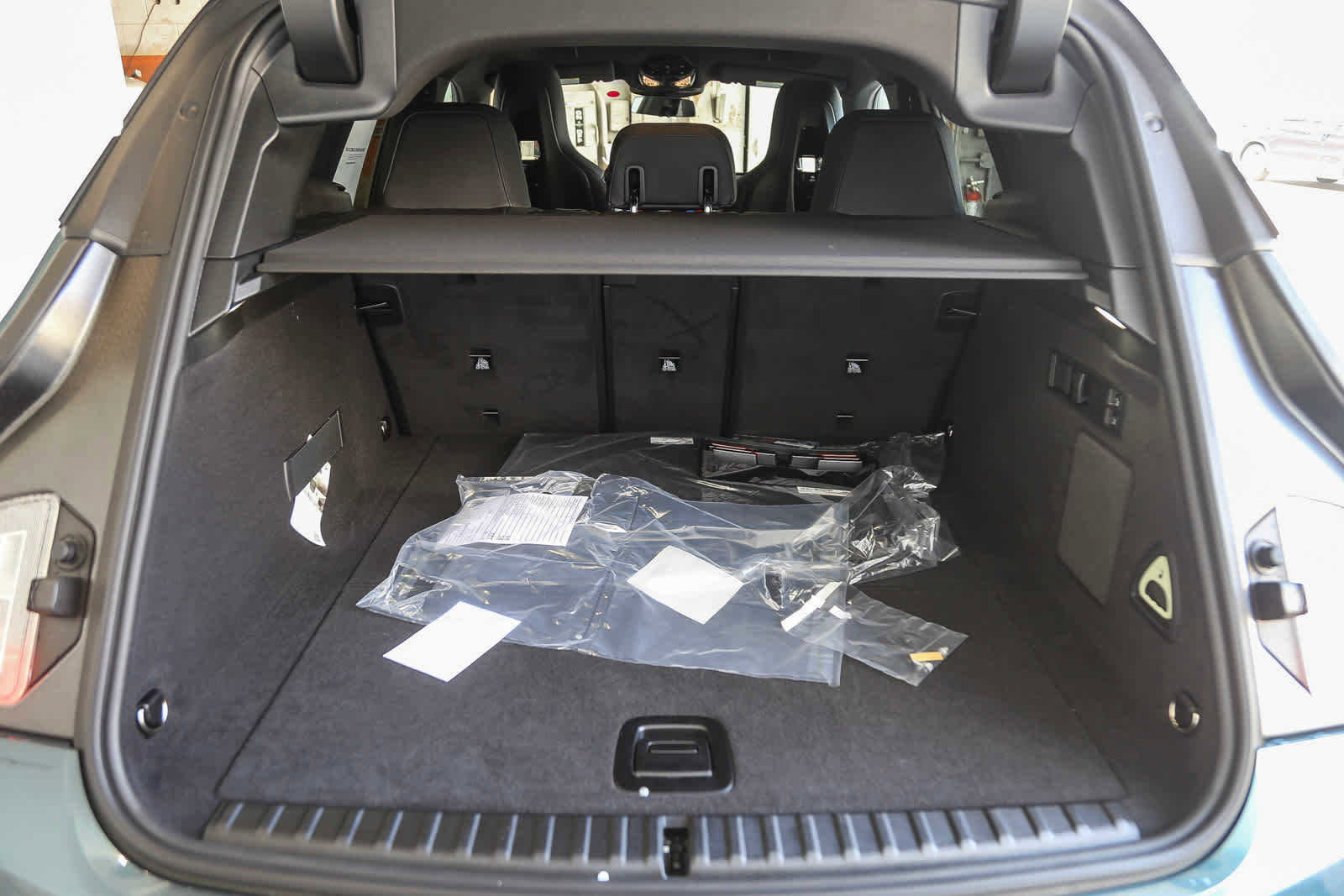 Used 2025 BMW iX xDrive50 w/ Premium Package image 24