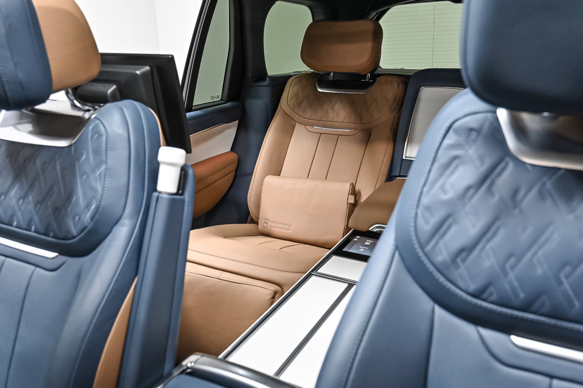 Used 2023 Land Rover Range Rover LWB SV Autobiography image 32