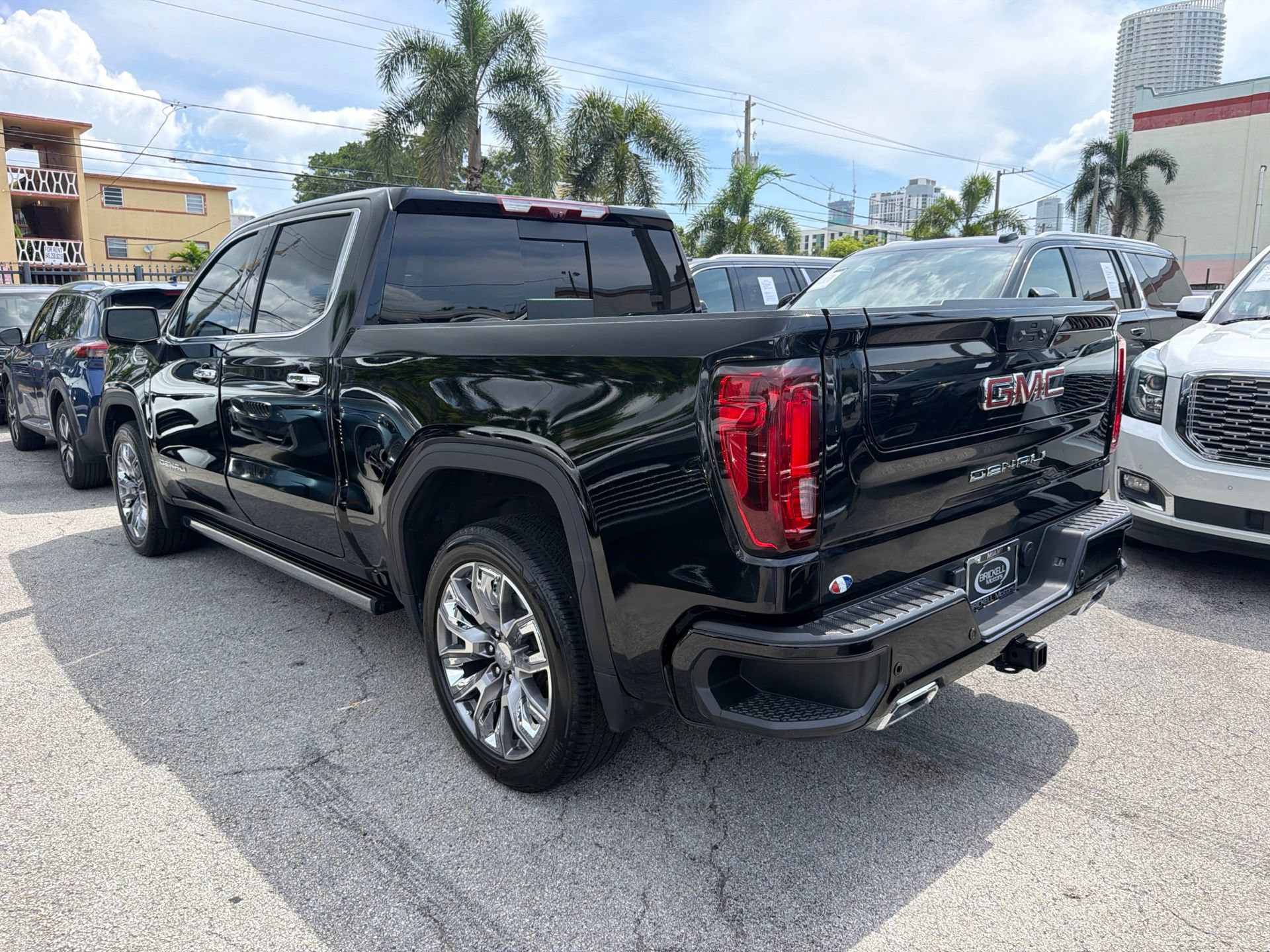 Used 2023 GMC Sierra 1500 Denali w/ Denali Reserve Package AWD/4WD image 2