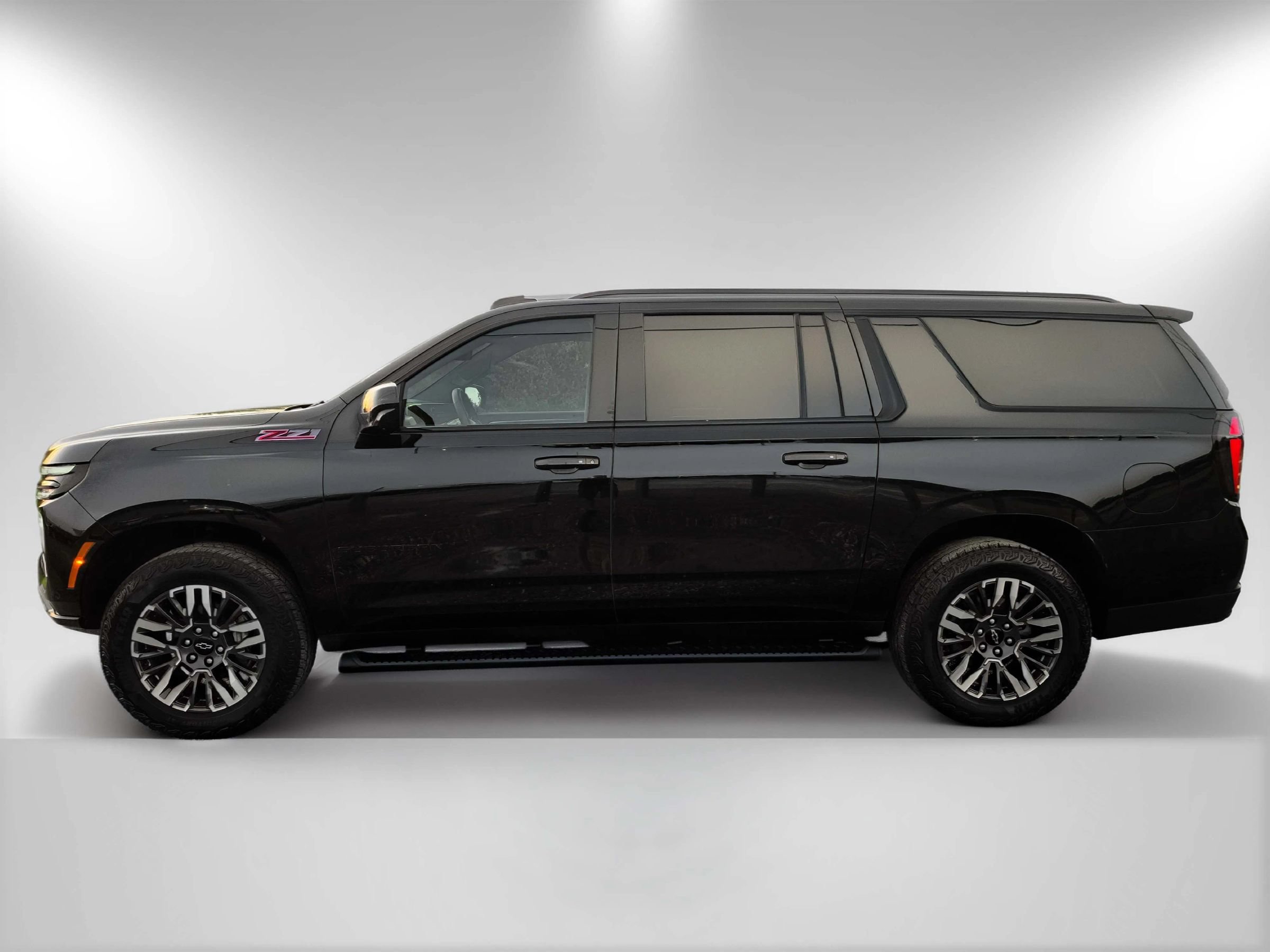 Used 2025 Chevrolet Suburban Z71 AWD/4WD image 8