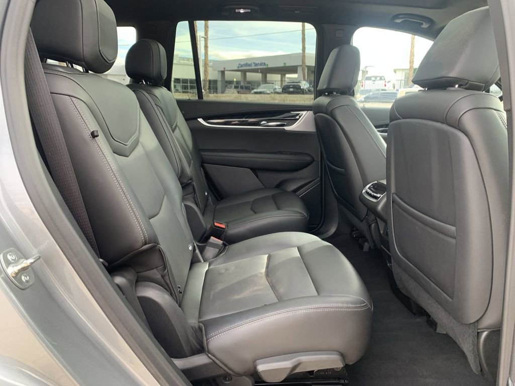Used 2025 Cadillac XT6 Premium Luxury image 25
