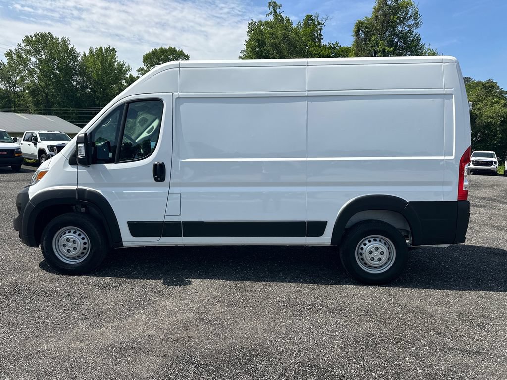 Used 2025 RAM ProMaster 2500 w/ Convenience Group FWD image 9