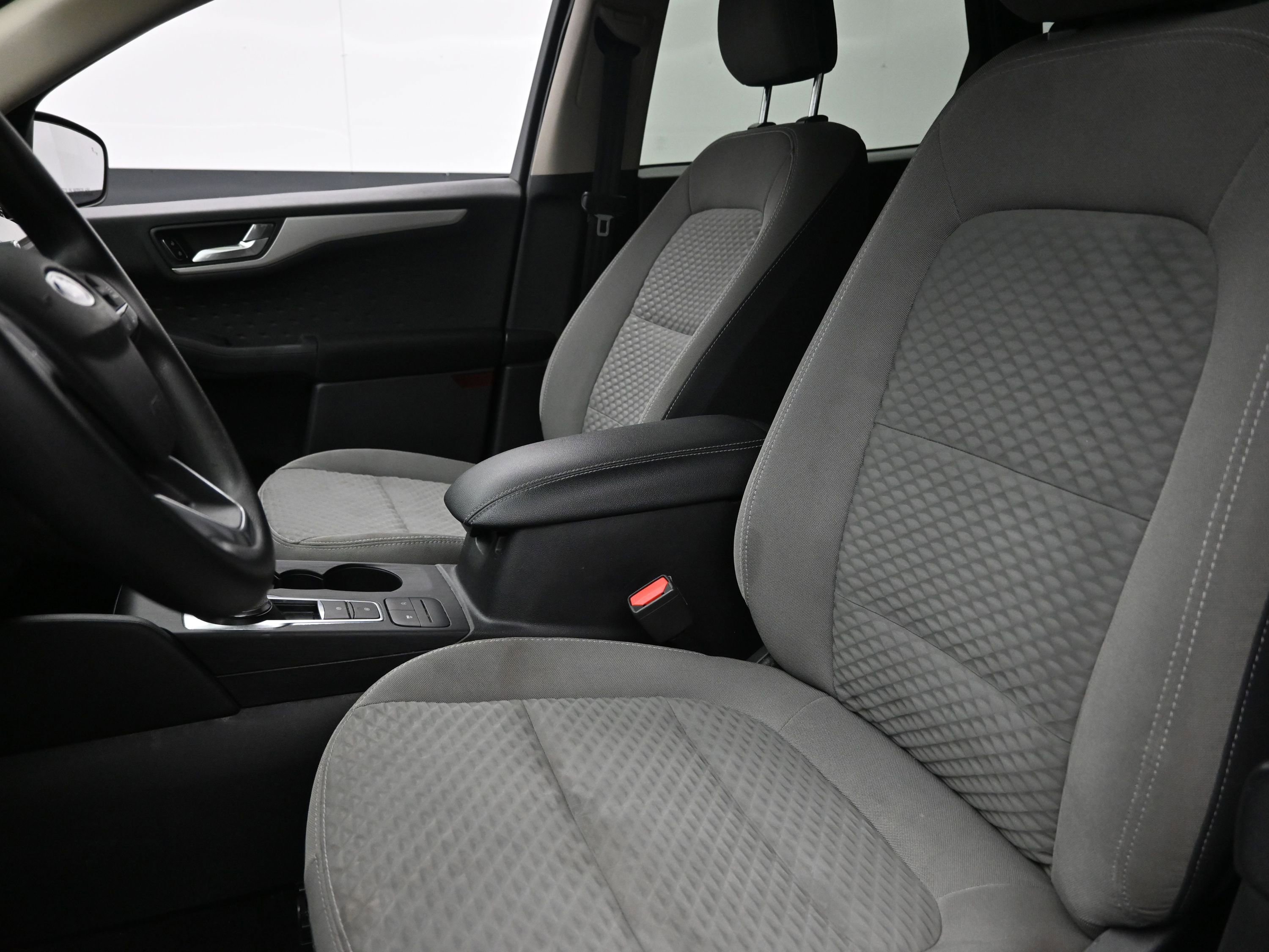 Used 2020 Ford Escape SE image 11