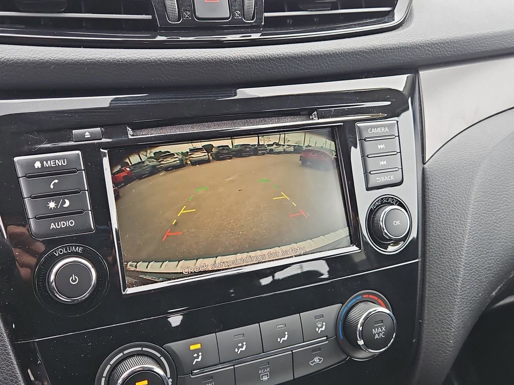 Used 2021 Nissan Rogue Sport S image 25