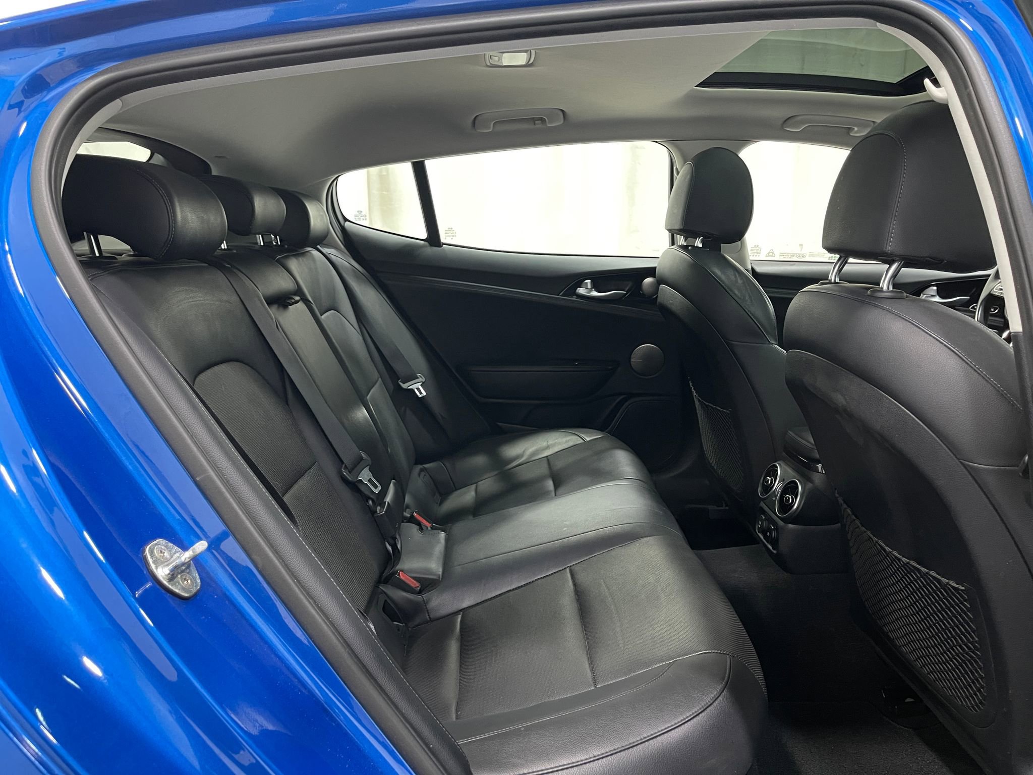 Used 2018 Kia Stinger Premium image 30